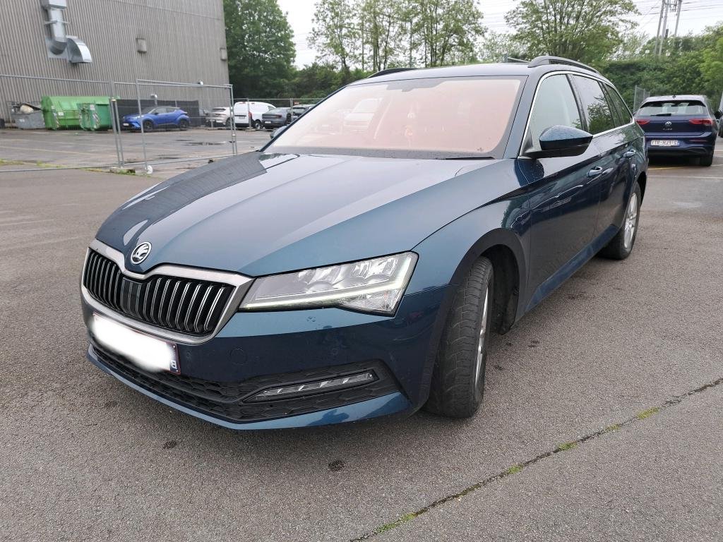 Superb SW 1.6 CR TDi Ambition DSG 88 kW REZERVACE